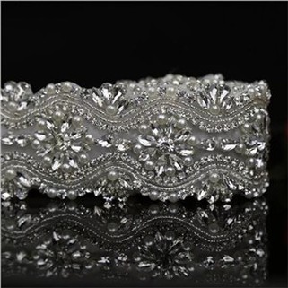 সিলভার কাঁচের অ্যাপ্লিক্স